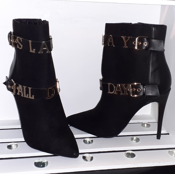 Shoes - Picture 1 of 3